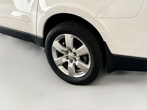 Used 2017 Chevrolet Traverse LT w/ Style and Technology Package image 32