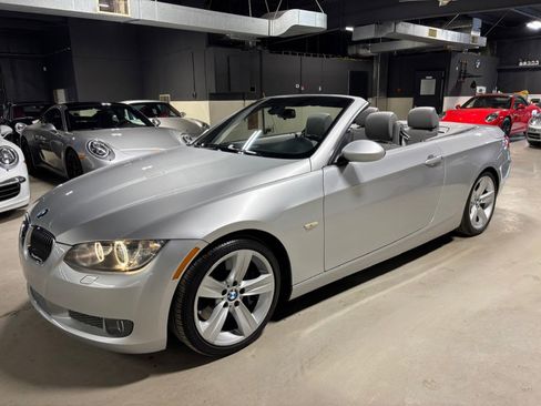 Used 2008 BMW 335i Convertible w/ Premium Pkg image 2
