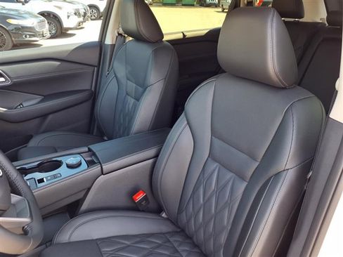 New 2026 Nissan Rogue Platinum image 12