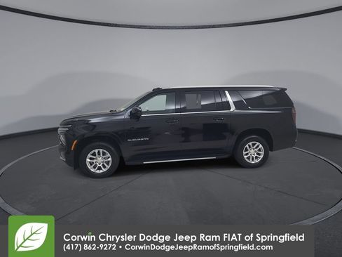 Used 2025 Chevrolet Suburban LT AWD/4WD image 8