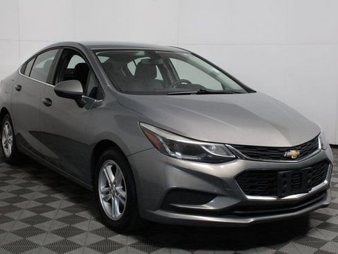 Used 2017 Chevrolet Cruze LT w/ Convenience Package image 1