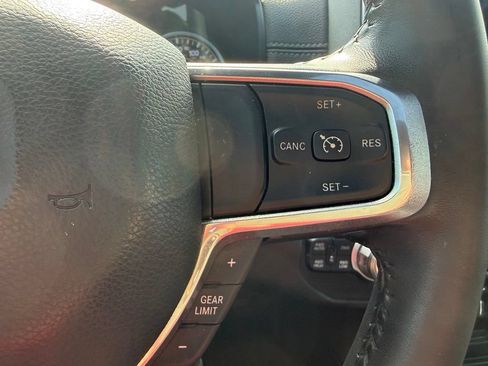Used 2022 RAM 1500 Laramie AWD/4WD image 15