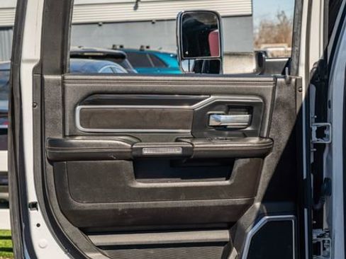 Used 2019 RAM 3500 Laramie image 33
