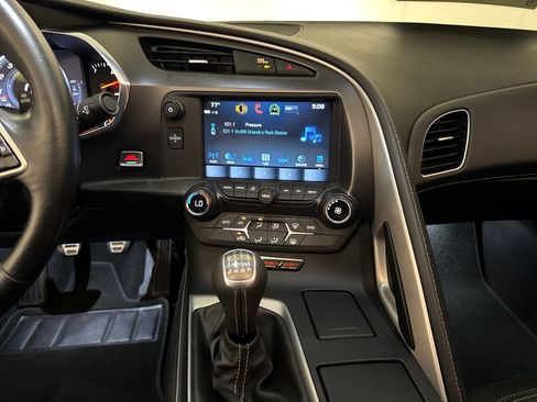 Used 2019 Chevrolet Corvette Z06 RWD image 33
