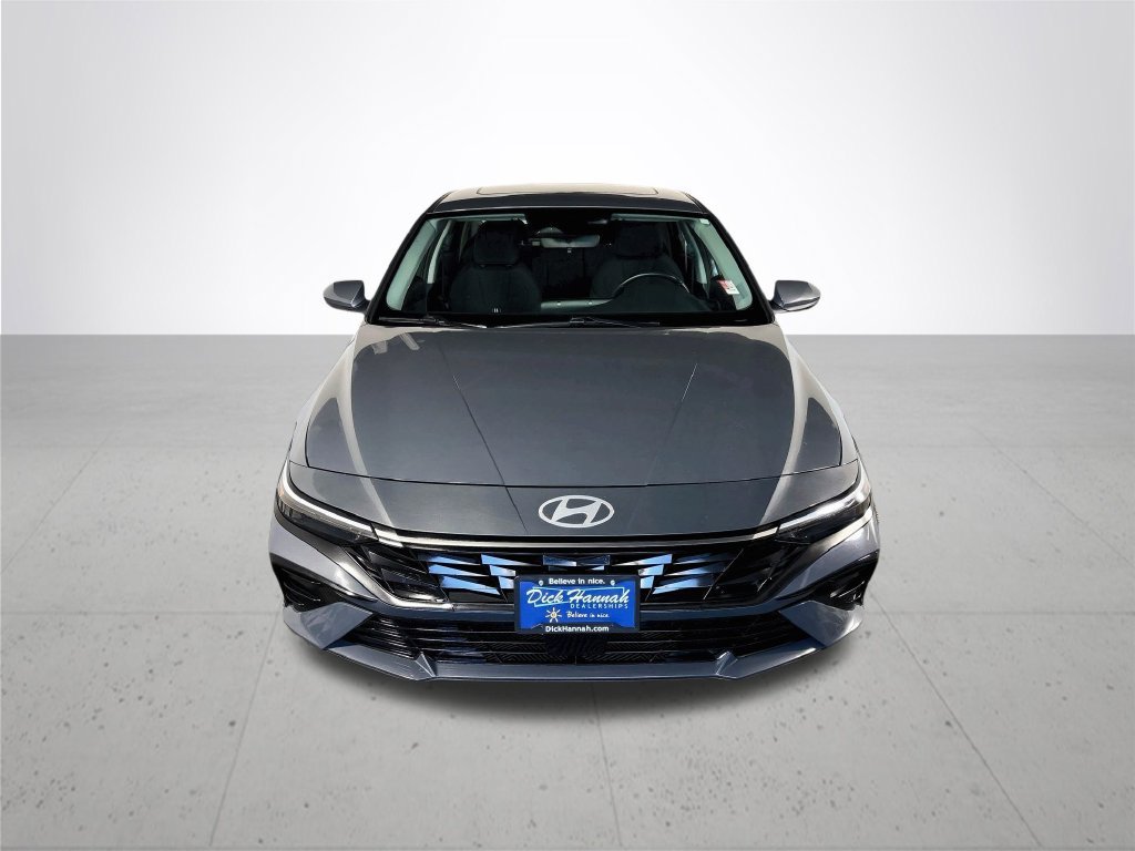 Used 2025 Hyundai Elantra SEL FWD image 3