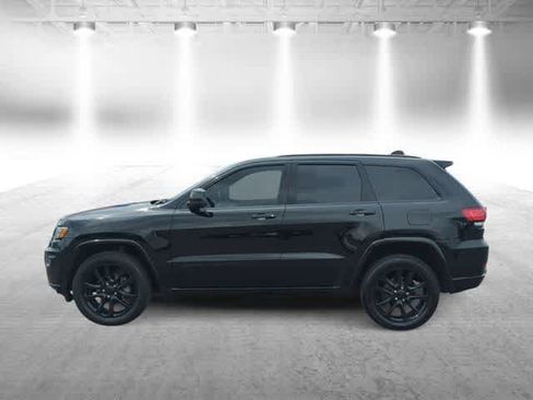 Used 2019 Jeep Grand Cherokee Altitude AWD/4WD image 5