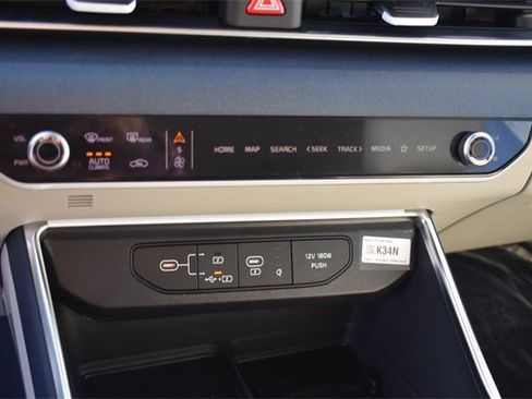 New 2026 Kia Carnival EX image 33