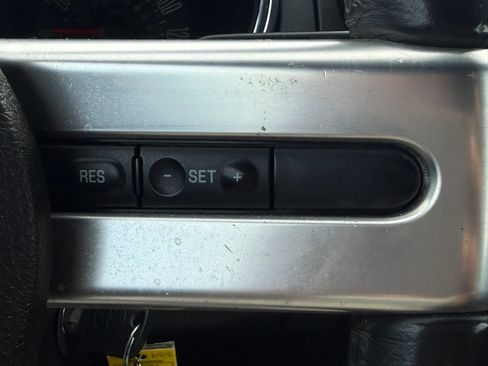 Used 2007 Ford Mustang Premium RWD image 25