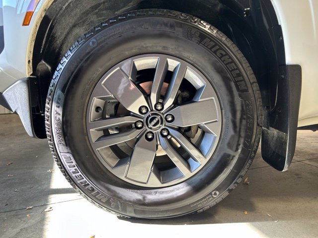 Used 2025 Nissan Frontier SV AWD/4WD image 10