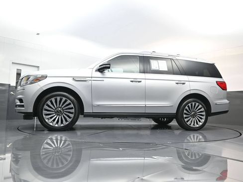 Used 2019 Lincoln Navigator Reserve AWD/4WD image 30