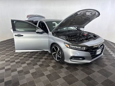 Used 2019 Honda Accord Sport image 14