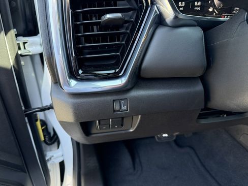 New 2026 GMC Canyon Elevation w/ Convenience Package image 15