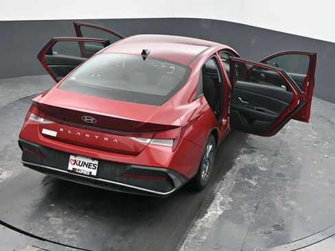 Used 2024 Hyundai Elantra SEL image 63