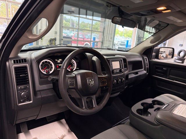 Used 2018 RAM 1500 Express w/ Black Ram 1500 Express Group AWD/4WD image 18