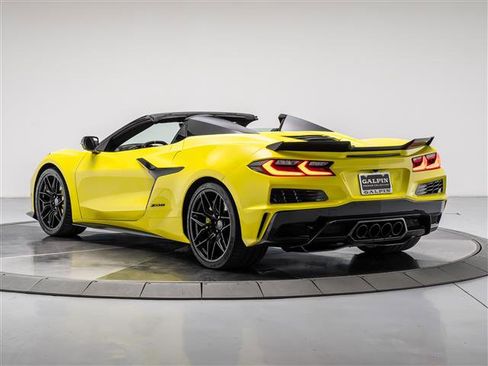 Used 2023 Chevrolet Corvette Z06 w/ Stealth Interior Trim Package image 5