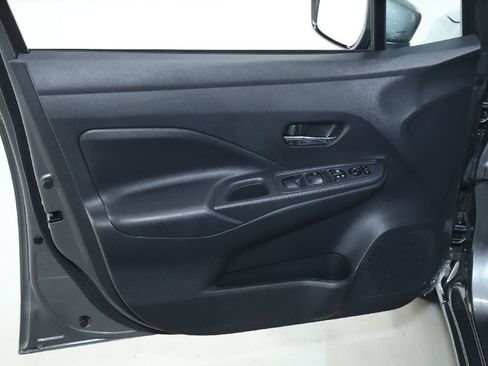 Certified 2025 Nissan Versa SV image 15