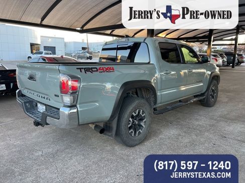 Used 2022 Toyota Tacoma TRD Off-Road image 4