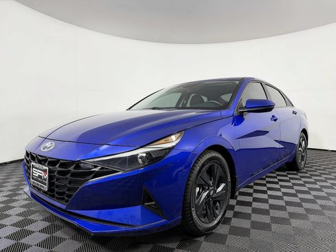 Used 2023 Hyundai Elantra SEL FWD image 2