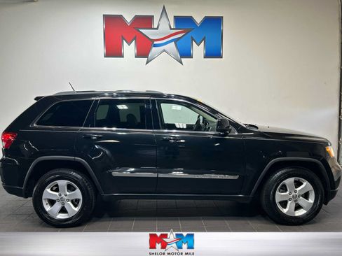 Used 2011 Jeep Grand Cherokee Laredo RWD image 1