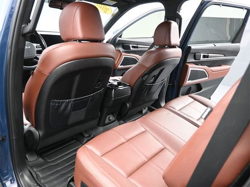 Certified 2023 Kia Telluride EX image 16