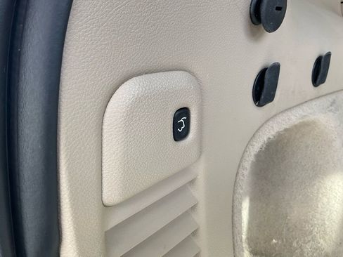 Used 2016 Jeep Grand Cherokee Overland image 10