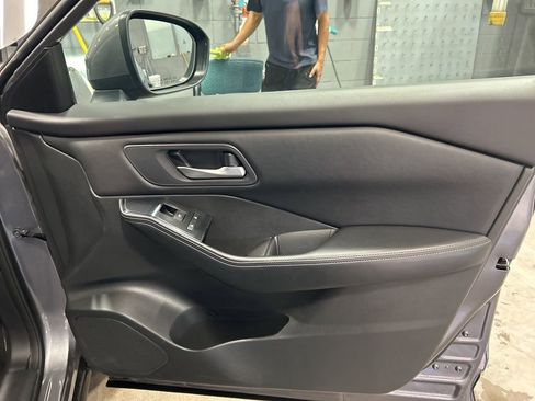 Used 2024 Nissan Rogue SV image 26