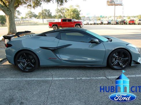 Used 2024 Chevrolet Corvette Z06 w/ Z07 Performance Package RWD image 6
