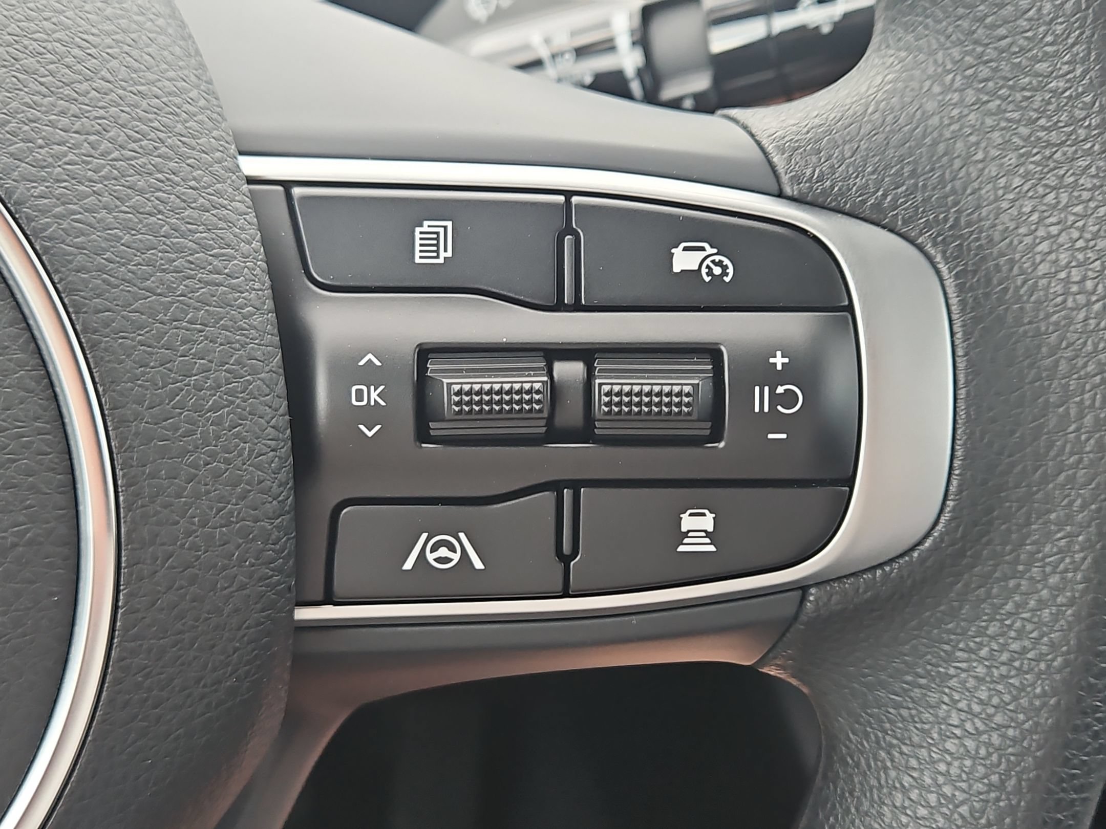 New 2026 Kia K5 LXS FWD image 23