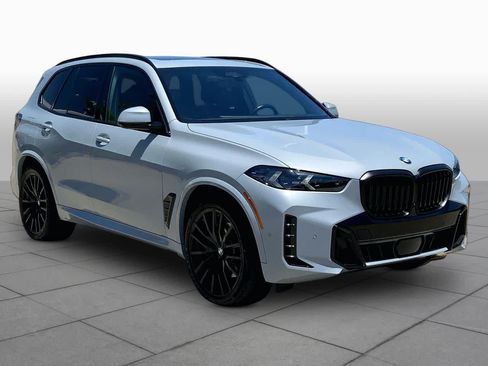 Used 2024 BMW X5 xDrive40i w/ M Sport Package AWD/4WD image 2