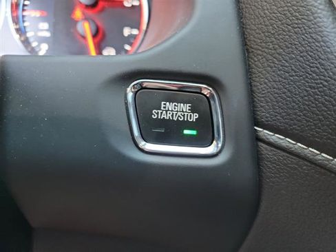 Used 2021 GMC Acadia Denali w/ Denali Technology Package image 23