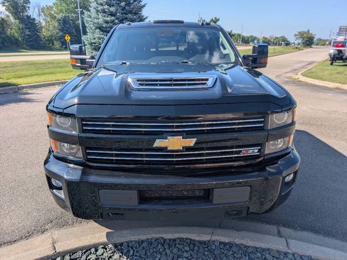 Used 2019 Chevrolet Silverado 2500 LTZ w/ Duramax Plus Package AWD/4WD image 4