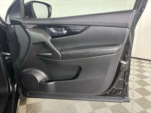 Used 2017 Nissan Rogue Sport SV AWD/4WD image 23