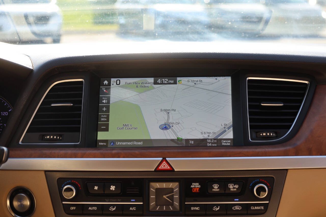 Used 2015 Hyundai Genesis 5.0 w/ Option Group 05 RWD image 20