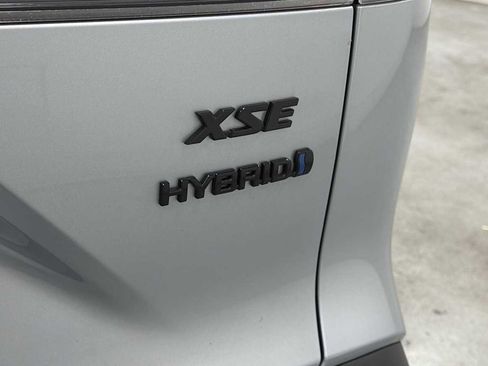 Used 2024 Toyota Corolla Cross XSE w/ Convenience Package image 29