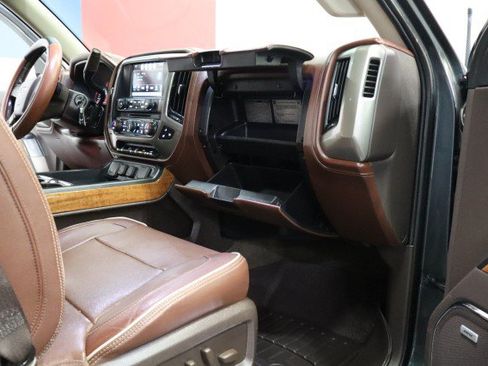 Used 2018 Chevrolet Silverado 1500 High Country AWD/4WD image 64
