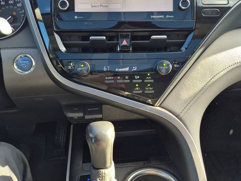 Used 2022 Toyota Camry SE image 15
