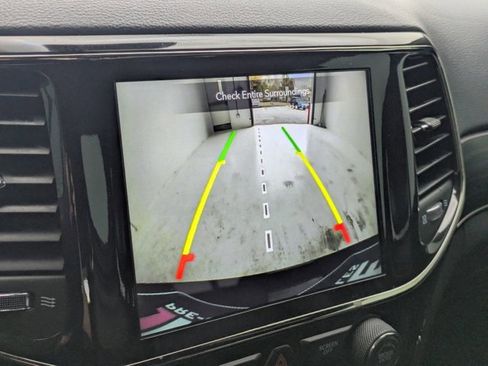 Used 2021 Jeep Grand Cherokee Limited X image 15