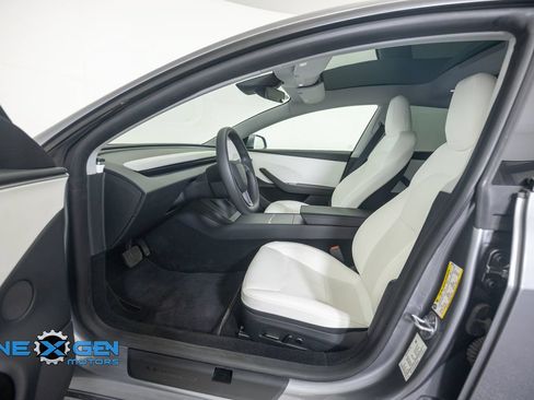 Used 2025 Tesla Model 3 Long Range AWD/4WD image 11