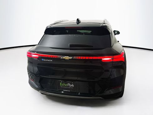 Used 2025 Chevrolet Equinox EV LT w/ Convenience Package image 7