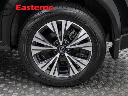 Used 2023 Nissan Rogue SV image 47