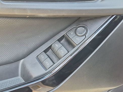 Used 2025 Chevrolet Equinox LT AWD/4WD image 8