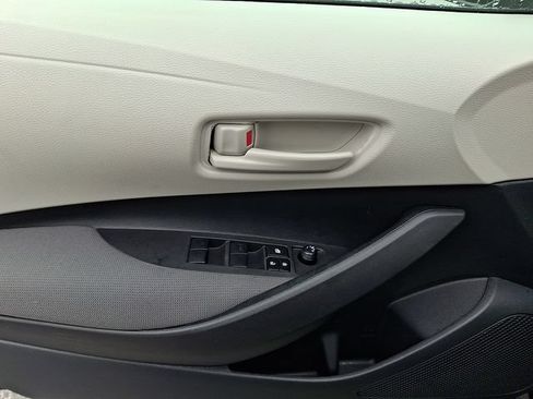 Used 2025 Toyota Corolla LE w/ LE Premium Package FWD image 12