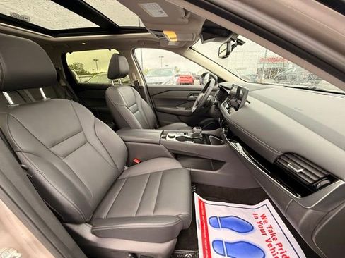 Certified 2025 Nissan Rogue SL w/ Tech Package AWD/4WD image 21