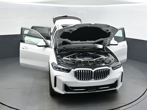 New 2026 BMW X5 sDrive40i w/ Climate Comfort Package image 52