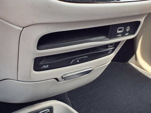 Used 2019 Chrysler Pacifica Limited FWD image 17