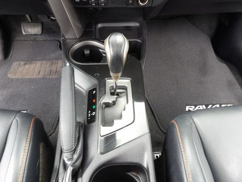 Used 2018 Toyota RAV4 SE w/ Power Extra Value Package AWD/4WD image 19