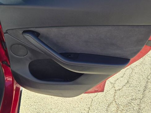 Used 2025 Tesla Model Y Performance AWD/4WD image 8