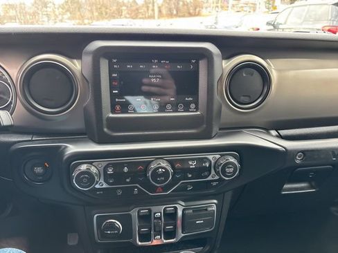 Used 2019 Jeep Wrangler Unlimited Sport S image 15