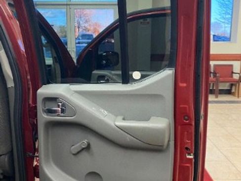 Used 2016 Nissan Frontier S image 9