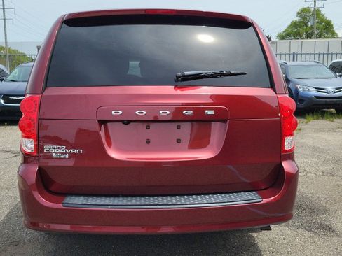 Used 2019 Dodge Grand Caravan SE FWD image 9